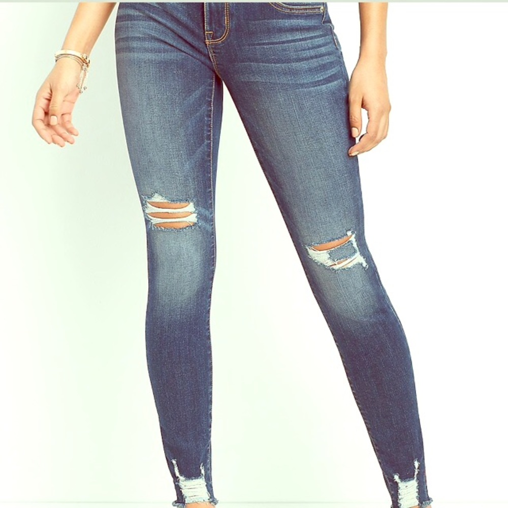 **SOLD**2 pr Destroyed ripped jeans size LG petite